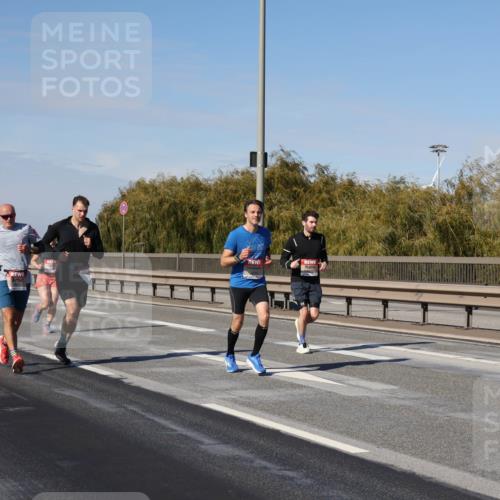03.10.2025 - Köhlbrandbrückenlauf Julia Fischer http://msf.ph/oto/9008896 03.10.2025 12:51:38 Position 3  meine-sportfotos.de