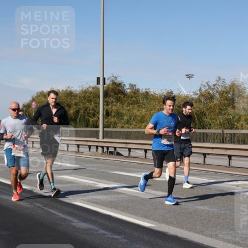 03.10.2025 - Köhlbrandbrückenlauf Julia Fischer http://msf.ph/oto/9008907 03.10.2025 12:51:39 Position 3  meine-sportfotos.de