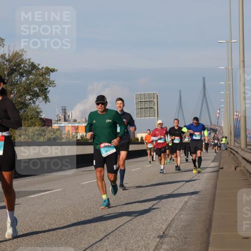 03.10.2025 - Köhlbrandbrückenlauf Luisa Fischer http://msf.ph/oto/9008914 03.10.2025 10:50:47 Position 3 3825, 3812 meine-sportfotos.de