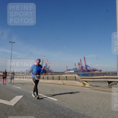 03.10.2025 - Köhlbrandbrückenlauf Matties Gatica Varas http://msf.ph/oto/9008925 03.10.2025 13:05:15 Position 2 118 meine-sportfotos.de