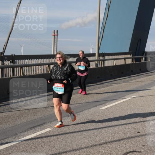 03.10.2025 - Köhlbrandbrückenlauf Julia Fischer http://msf.ph/oto/9008926 03.10.2025 10:08:00 Position 2 3319 meine-sportfotos.de
