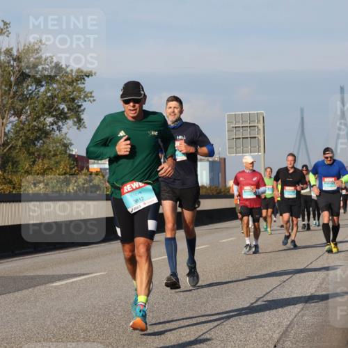 03.10.2025 - Köhlbrandbrückenlauf Luisa Fischer http://msf.ph/oto/9008932 03.10.2025 10:50:48 Position 3 3812 meine-sportfotos.de