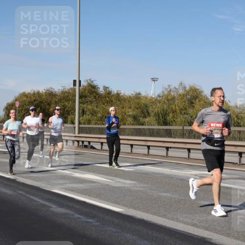 03.10.2025 - Köhlbrandbrückenlauf Julia Fischer http://msf.ph/oto/9008948 03.10.2025 12:51:50 Position 3 4550 meine-sportfotos.de