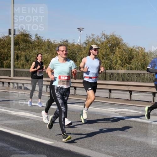 03.10.2025 - Köhlbrandbrückenlauf Julia Fischer http://msf.ph/oto/9008970 03.10.2025 12:51:52 Position 3 475, 5849 meine-sportfotos.de