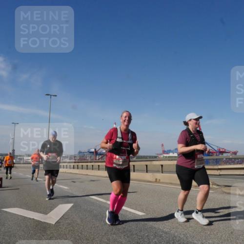 03.10.2025 - Köhlbrandbrückenlauf Matties Gatica Varas http://msf.ph/oto/9008973 03.10.2025 13:05:21 Position 2 118 meine-sportfotos.de