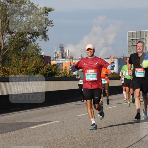 03.10.2025 - Köhlbrandbrückenlauf Luisa Fischer http://msf.ph/oto/9008974 03.10.2025 10:50:51 Position 3 1033, 1239, 1132 meine-sportfotos.de