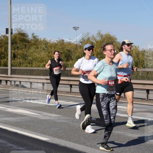 03.10.2025 - Köhlbrandbrückenlauf Julia Fischer http://msf.ph/oto/9008975 03.10.2025 12:51:52 Position 3 4751 meine-sportfotos.de