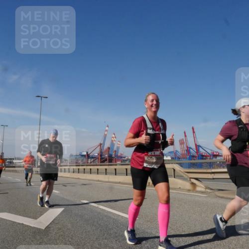03.10.2025 - Köhlbrandbrückenlauf Matties Gatica Varas http://msf.ph/oto/9008978 03.10.2025 13:05:22 Position 2  meine-sportfotos.de