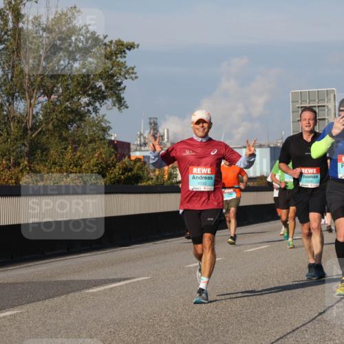 03.10.2025 - Köhlbrandbrückenlauf Luisa Fischer http://msf.ph/oto/9008979 03.10.2025 10:50:51 Position 3 1033, 1239, 1132 meine-sportfotos.de
