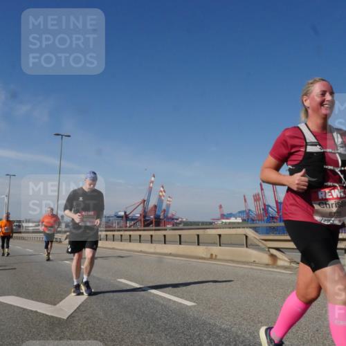 03.10.2025 - Köhlbrandbrückenlauf Matties Gatica Varas http://msf.ph/oto/9008985 03.10.2025 13:05:22 Position 2 6135 meine-sportfotos.de