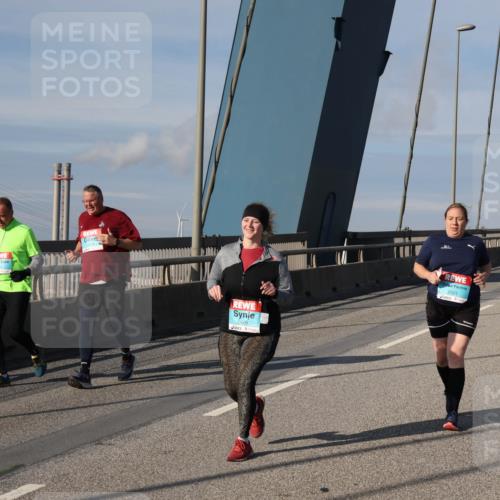 03.10.2025 - Köhlbrandbrückenlauf Julia Fischer http://msf.ph/oto/9009006 03.10.2025 10:08:16 Position 2 2426, 2501 meine-sportfotos.de