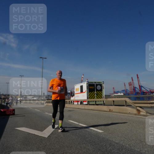 03.10.2025 - Köhlbrandbrückenlauf Matties Gatica Varas http://msf.ph/oto/9009015 03.10.2025 13:05:29 Position 2  meine-sportfotos.de