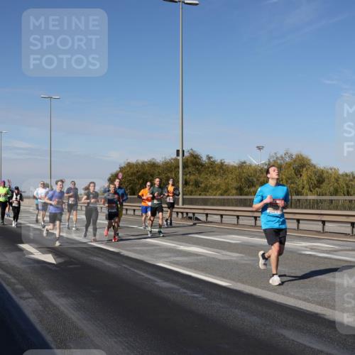 03.10.2025 - Köhlbrandbrückenlauf Julia Fischer http://msf.ph/oto/9009016 03.10.2025 12:52:00 Position 3  meine-sportfotos.de
