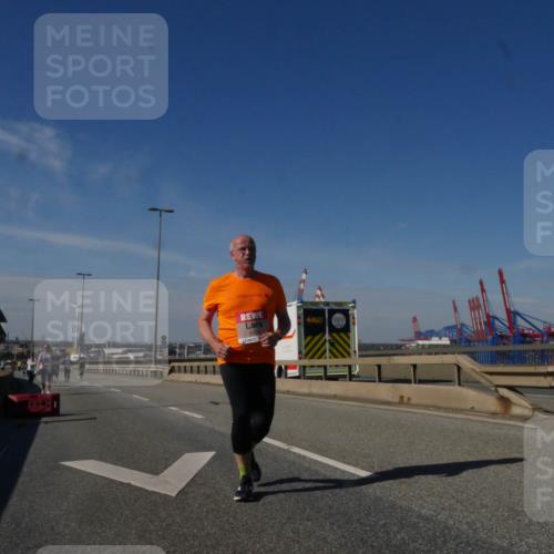 03.10.2025 - Köhlbrandbrückenlauf Matties Gatica Varas http://msf.ph/oto/9009021 03.10.2025 13:05:29 Position 2 626 meine-sportfotos.de