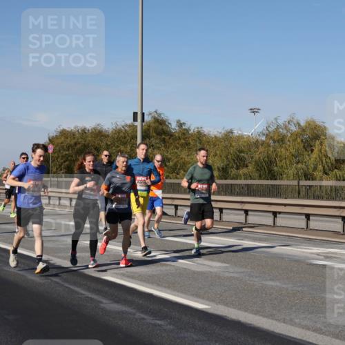 03.10.2025 - Köhlbrandbrückenlauf Julia Fischer http://msf.ph/oto/9009022 03.10.2025 12:52:01 Position 3  meine-sportfotos.de