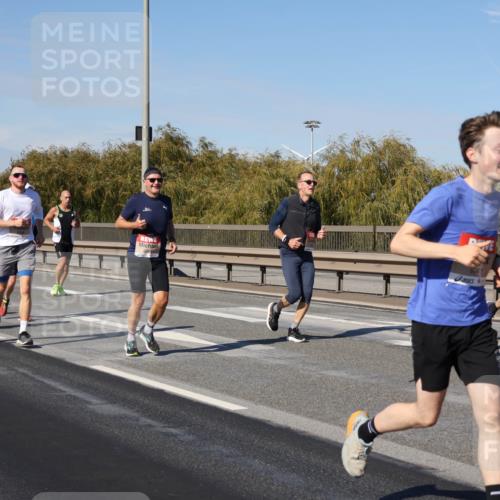03.10.2025 - Köhlbrandbrückenlauf Julia Fischer http://msf.ph/oto/9009043 03.10.2025 12:52:03 Position 3  meine-sportfotos.de