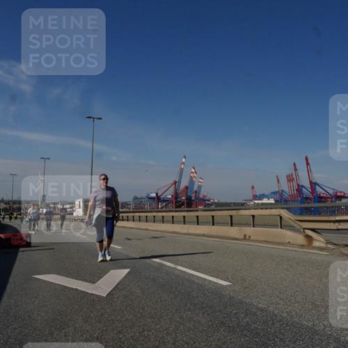03.10.2025 - Köhlbrandbrückenlauf Matties Gatica Varas http://msf.ph/oto/9009053 03.10.2025 13:05:37 Position 2  meine-sportfotos.de