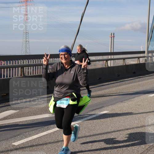 03.10.2025 - Köhlbrandbrückenlauf Julia Fischer http://msf.ph/oto/9009063 03.10.2025 10:08:40 Position 2 2603 meine-sportfotos.de