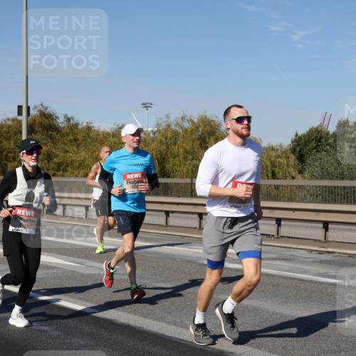 03.10.2025 - Köhlbrandbrückenlauf Julia Fischer http://msf.ph/oto/9009067 03.10.2025 12:52:06 Position 3 5637, 4151, 472 meine-sportfotos.de