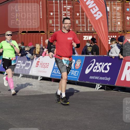03.10.2025 - Köhlbrandbrückenlauf Michael Burmester http://msf.ph/oto/9009069 03.10.2025 10:10:16 Ziel 1192, 1307, 1375, 1536, 1583, 1636, 1660, 2134, 2679, 2821, 3124 meine-sportfotos.de