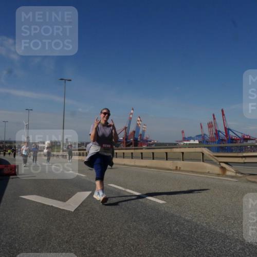 03.10.2025 - Köhlbrandbrückenlauf Matties Gatica Varas http://msf.ph/oto/9009072 03.10.2025 13:05:39 Position 2  meine-sportfotos.de