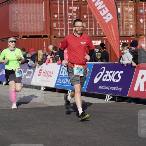 03.10.2025 - Köhlbrandbrückenlauf Michael Burmester http://msf.ph/oto/9009078 03.10.2025 10:10:16 Ziel 1192, 1307, 1375, 1536, 1583, 1636, 1660, 2134, 2679, 2821, 3124 meine-sportfotos.de