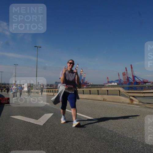 03.10.2025 - Köhlbrandbrückenlauf Matties Gatica Varas http://msf.ph/oto/9009081 03.10.2025 13:05:39 Position 2 11 meine-sportfotos.de