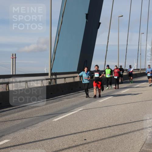 03.10.2025 - Köhlbrandbrückenlauf Julia Fischer http://msf.ph/oto/9009082 03.10.2025 10:09:08 Position 2  meine-sportfotos.de