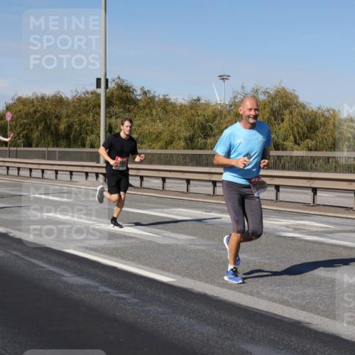 03.10.2025 - Köhlbrandbrückenlauf Julia Fischer http://msf.ph/oto/9009099 03.10.2025 12:52:10 Position 3  meine-sportfotos.de
