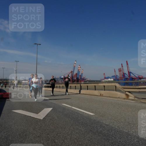 03.10.2025 - Köhlbrandbrückenlauf Matties Gatica Varas http://msf.ph/oto/9009103 03.10.2025 13:05:44 Position 2  meine-sportfotos.de