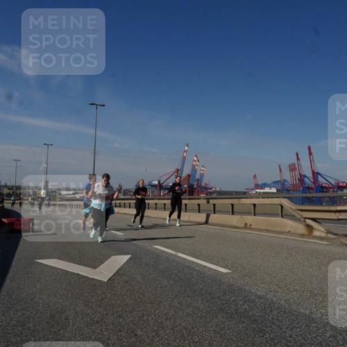 03.10.2025 - Köhlbrandbrückenlauf Matties Gatica Varas http://msf.ph/oto/9009105 03.10.2025 13:05:44 Position 2  meine-sportfotos.de
