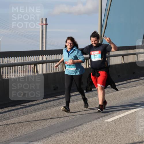 03.10.2025 - Köhlbrandbrückenlauf Julia Fischer http://msf.ph/oto/9009108 03.10.2025 10:09:11 Position 2 2178, 2179 meine-sportfotos.de