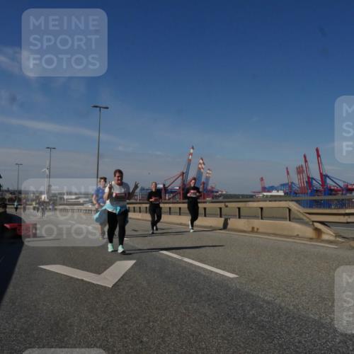 03.10.2025 - Köhlbrandbrückenlauf Matties Gatica Varas http://msf.ph/oto/9009109 03.10.2025 13:05:45 Position 2  meine-sportfotos.de
