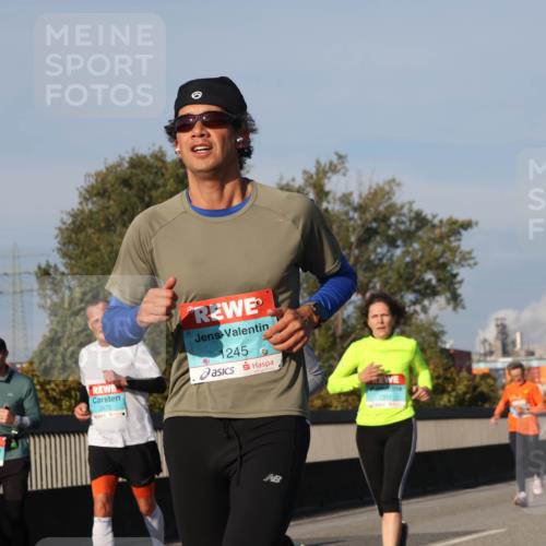 03.10.2025 - Köhlbrandbrückenlauf Luisa Fischer http://msf.ph/oto/9009124 03.10.2025 10:51:00 Position 3 2672, 245, 1312 meine-sportfotos.de