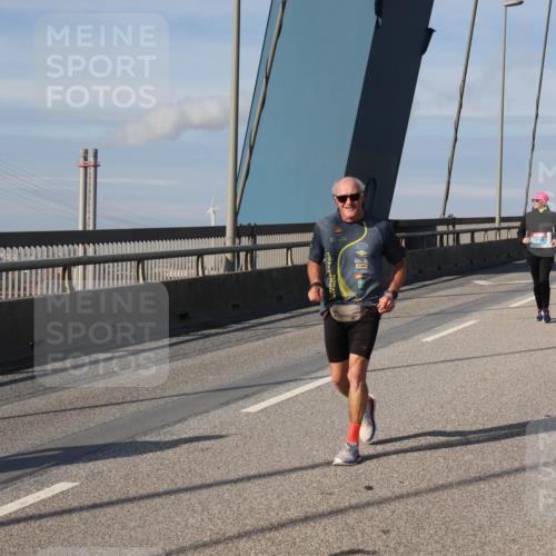 03.10.2025 - Köhlbrandbrückenlauf Julia Fischer http://msf.ph/oto/9009127 03.10.2025 10:09:22 Position 2  meine-sportfotos.de