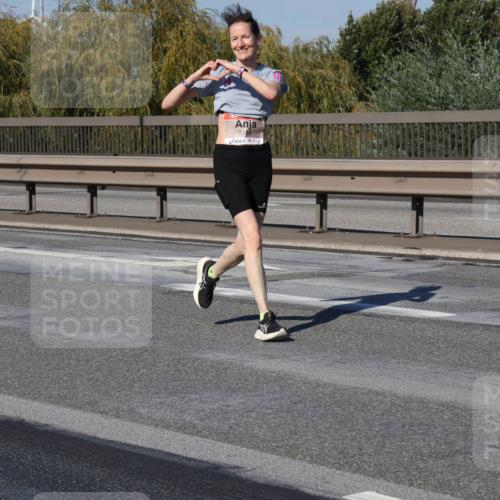 03.10.2025 - Köhlbrandbrückenlauf Julia Fischer http://msf.ph/oto/9009135 03.10.2025 12:52:14 Position 3 5798 meine-sportfotos.de
