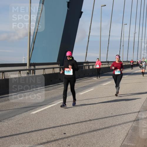 03.10.2025 - Köhlbrandbrückenlauf Julia Fischer http://msf.ph/oto/9009148 03.10.2025 10:09:24 Position 2  meine-sportfotos.de
