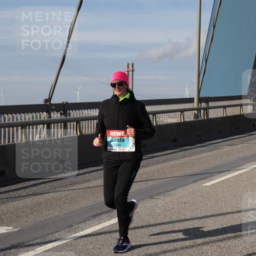 03.10.2025 - Köhlbrandbrückenlauf Julia Fischer http://msf.ph/oto/9009157 03.10.2025 10:09:26 Position 2 2394, 3284 meine-sportfotos.de