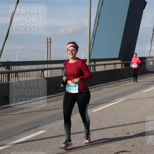 03.10.2025 - Köhlbrandbrückenlauf Julia Fischer http://msf.ph/oto/9009161 03.10.2025 10:09:28 Position 2 3284 meine-sportfotos.de