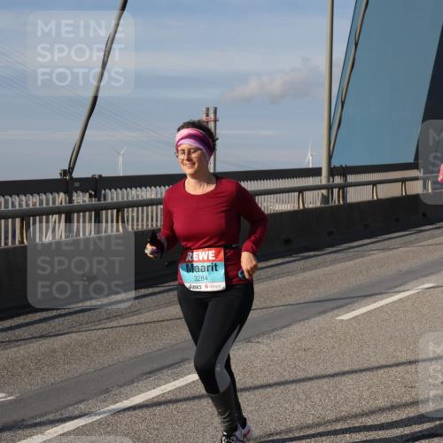 03.10.2025 - Köhlbrandbrückenlauf Julia Fischer http://msf.ph/oto/9009166 03.10.2025 10:09:28 Position 2 3284 meine-sportfotos.de