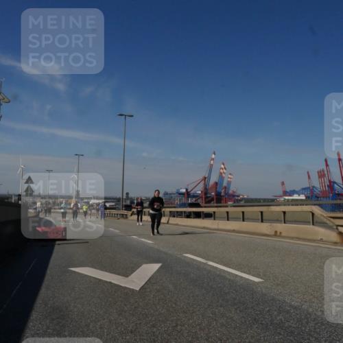 03.10.2025 - Köhlbrandbrückenlauf Matties Gatica Varas http://msf.ph/oto/9009177 03.10.2025 13:05:55 Position 2  meine-sportfotos.de