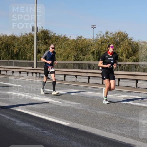 03.10.2025 - Köhlbrandbrückenlauf Julia Fischer http://msf.ph/oto/9009186 03.10.2025 12:52:21 Position 3  meine-sportfotos.de