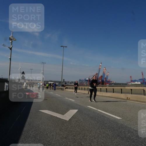 03.10.2025 - Köhlbrandbrückenlauf Matties Gatica Varas http://msf.ph/oto/9009195 03.10.2025 13:05:57 Position 2  meine-sportfotos.de