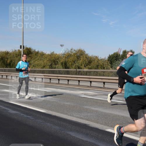 03.10.2025 - Köhlbrandbrückenlauf Julia Fischer http://msf.ph/oto/9009211 03.10.2025 12:52:24 Position 3  meine-sportfotos.de