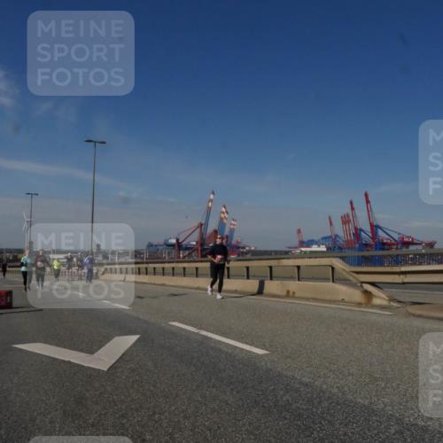 03.10.2025 - Köhlbrandbrückenlauf Matties Gatica Varas http://msf.ph/oto/9009214 03.10.2025 13:06:00 Position 2 118 meine-sportfotos.de