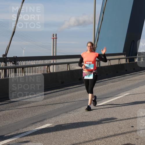 03.10.2025 - Köhlbrandbrückenlauf Julia Fischer http://msf.ph/oto/9009217 03.10.2025 10:09:50 Position 2  meine-sportfotos.de