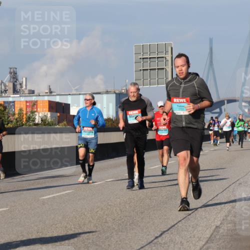03.10.2025 - Köhlbrandbrückenlauf Luisa Fischer http://msf.ph/oto/9009221 03.10.2025 10:51:08 Position 3 3721 meine-sportfotos.de
