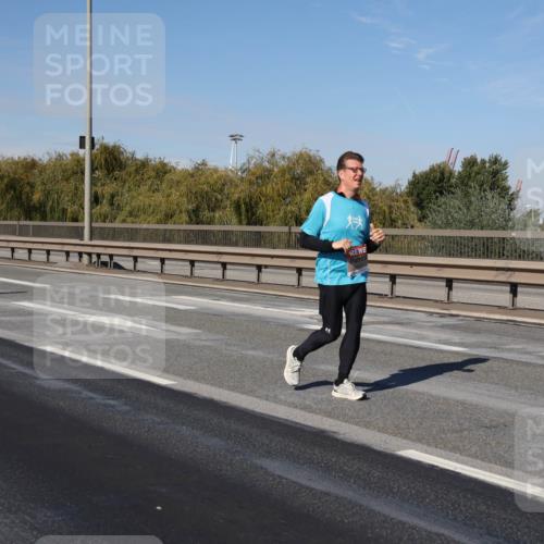 03.10.2025 - Köhlbrandbrückenlauf Julia Fischer http://msf.ph/oto/9009223 03.10.2025 12:52:25 Position 3  meine-sportfotos.de