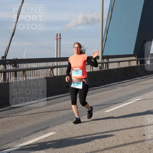 03.10.2025 - Köhlbrandbrückenlauf Julia Fischer http://msf.ph/oto/9009224 03.10.2025 10:09:50 Position 2 2620 meine-sportfotos.de
