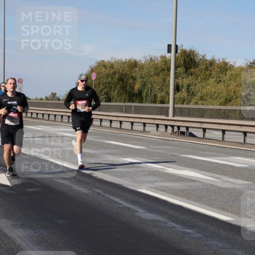 03.10.2025 - Köhlbrandbrückenlauf Julia Fischer http://msf.ph/oto/9009227 03.10.2025 12:52:26 Position 3  meine-sportfotos.de